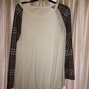 Baseball tee. Medium